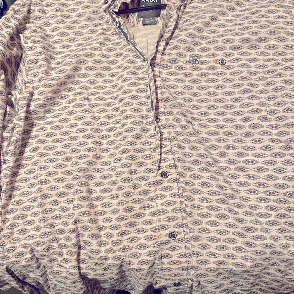 New men’s ariat button down light pink dress shirt excellent condition